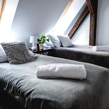 Lägenhet Na Lazarzu 12a *